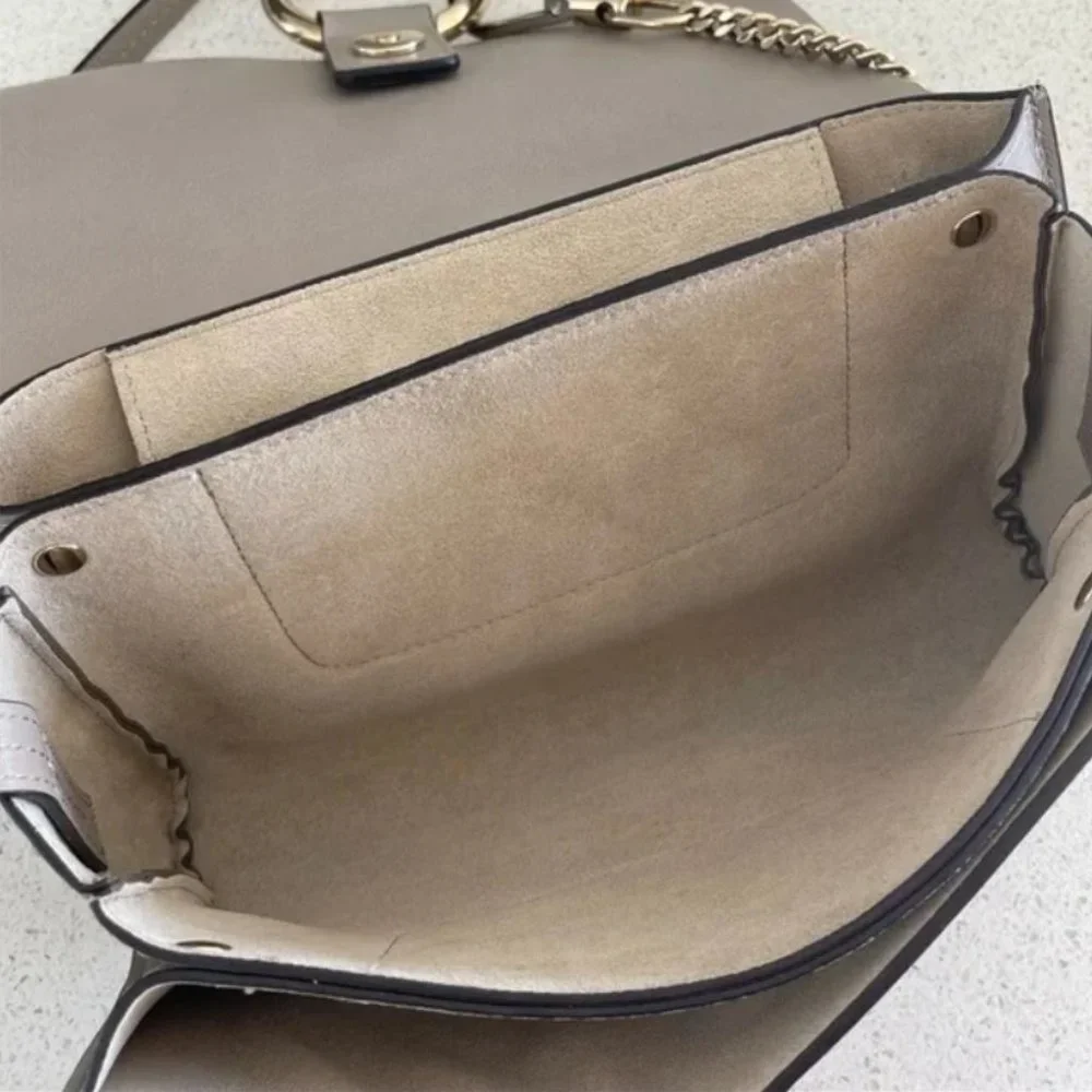 ✨ Chloe Faye Small Crossbody Bag Suede - Motty Grey - Picture 6 of 9